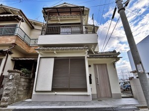 八尾市萱振町、中古一戸建ての外観画像です