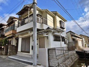 八尾市萱振町、中古一戸建ての外観画像です