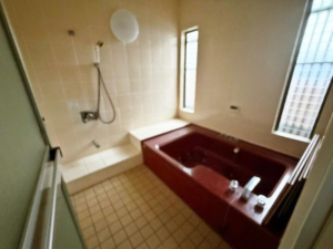 八尾市刑部、中古一戸建ての風呂画像です