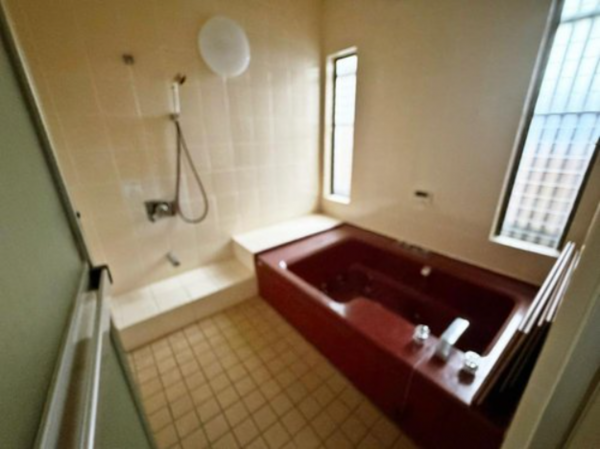 八尾市刑部、中古一戸建ての風呂画像です