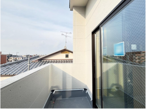 八尾市東山本新町、新築一戸建てのバルコニー画像です