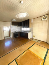 八尾市宮町、中古一戸建ての居間画像です