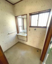 八尾市宮町、中古一戸建ての洗面画像です