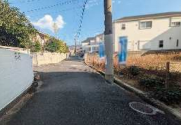 八尾市堤町、土地の前面道路を含む現地写真画像です