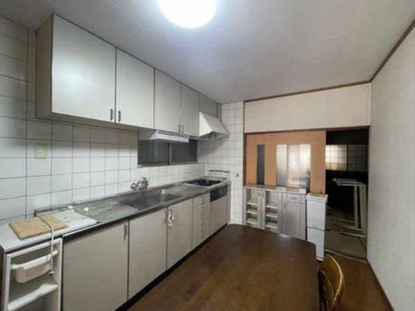 八尾市山本町北、中古一戸建てのキッチン画像です