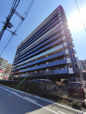 八尾市、マンションの外観画像です