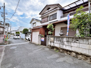 八尾市東山本新町、土地の前面道路を含む現地写真画像です