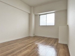 八尾市天王寺屋、マンションの寝室画像です