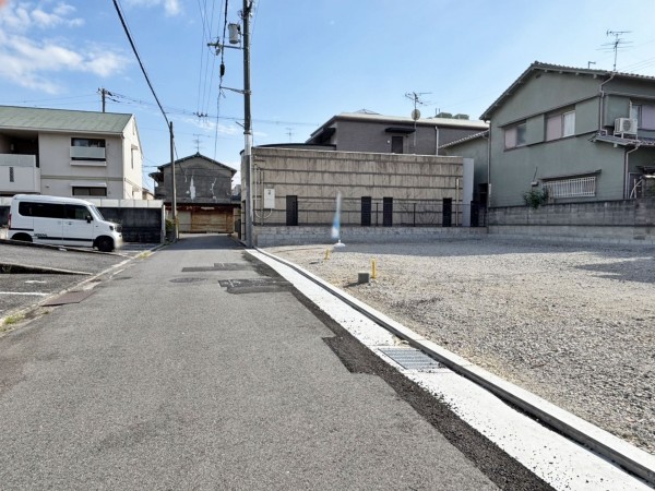 八尾市山本町南、土地の前面道路を含む現地写真画像です