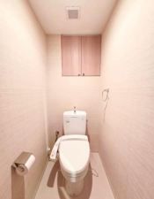 八尾市龍華町、マンションのトイレ画像です