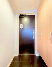 八尾市龍華町、マンションの玄関画像です