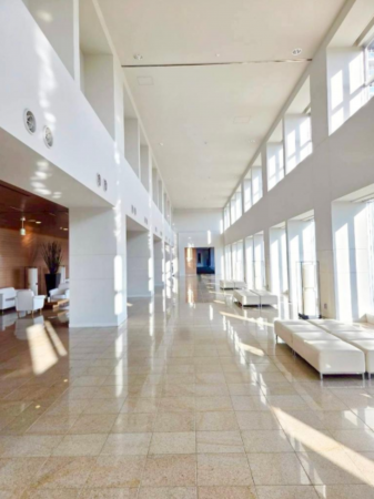 八尾市龍華町、マンションのエントランス画像です