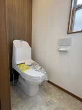 八尾市小畑町、中古一戸建てのトイレ画像です