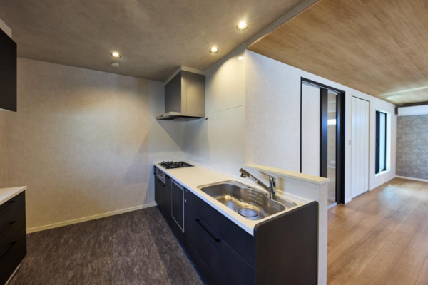 八尾市萱振町、新築一戸建てのキッチン画像です