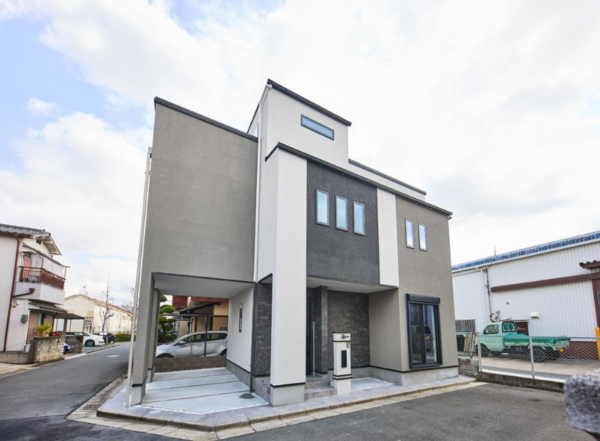 八尾市萱振町、新築一戸建ての外観画像です