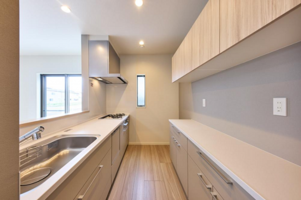 八尾市老原、新築一戸建てのキッチン画像です