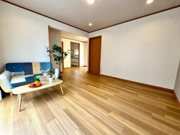 八尾市沼、中古一戸建ての居間画像です