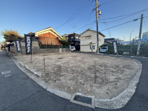 八尾市亀井町、土地の前面道路を含む現地写真画像です