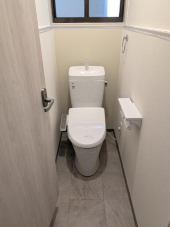 八尾市久宝寺、中古一戸建てのトイレ画像です