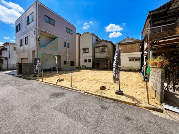 八尾市八尾木東、土地の前面道路を含む現地写真画像です