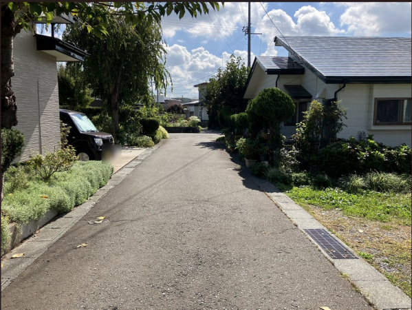 八戸市大字白銀町、土地の前面道路を含む現地写真画像です