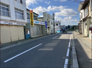 八戸市大字鮫町、土地の前面道路を含む現地写真画像です