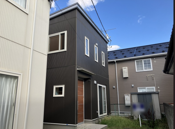 八戸市諏訪、中古一戸建ての外観画像です