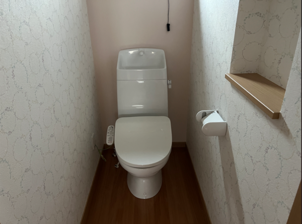 八戸市大字河原木、新築一戸建てのトイレ画像です