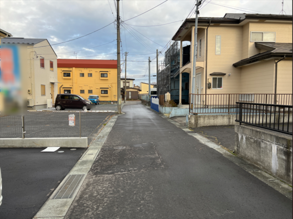 八戸市大字河原木、新築一戸建ての前面道路を含む現地写真画像です