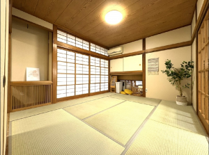 八戸市根城、中古一戸建ての内装画像です