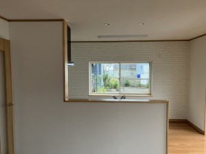 八戸市大字湊町、中古一戸建ての居間画像です