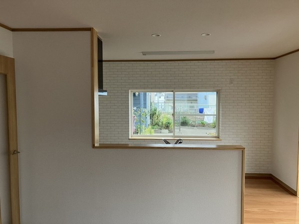 八戸市大字湊町、中古一戸建ての居間画像です