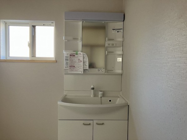 八戸市大字妙、中古一戸建ての洗面画像です