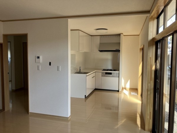 八戸市大字妙、中古一戸建ての居間画像です