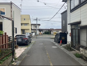 八戸市根城、土地の前面道路を含む現地写真画像です