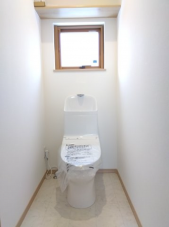 八戸市新井田西、中古一戸建てのトイレ画像です