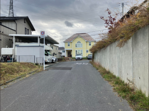 八戸市東白山台、土地の前面道路を含む現地写真画像です