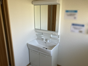 八戸市大字妙、中古一戸建ての洗面画像です