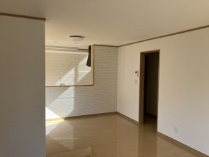 八戸市大字妙、中古一戸建ての居間画像です