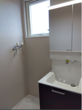 八戸市長根、新築一戸建ての洗面画像です