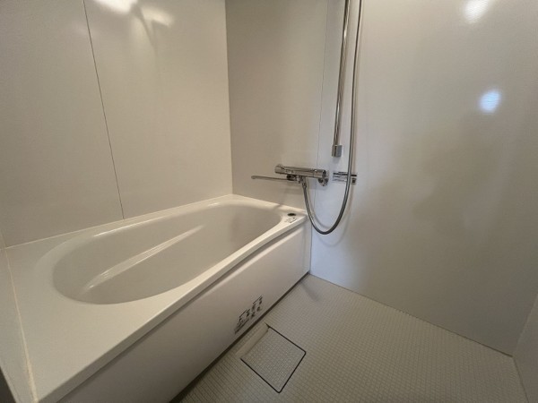 八戸市白銀、新築一戸建ての風呂画像です