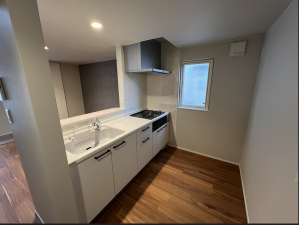 八戸市大字大久保、新築一戸建てのキッチン画像です