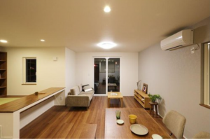 八戸市沼館、中古一戸建ての居間画像です