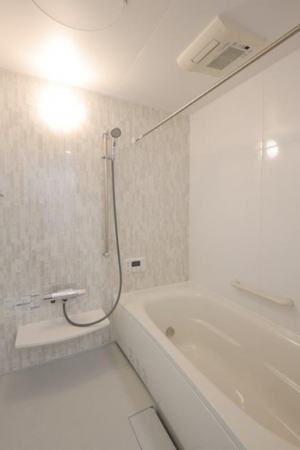 八戸市沼館、中古一戸建ての風呂画像です