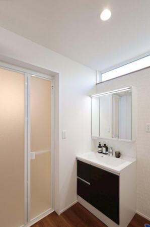 八戸市沼館、中古一戸建ての洗面画像です