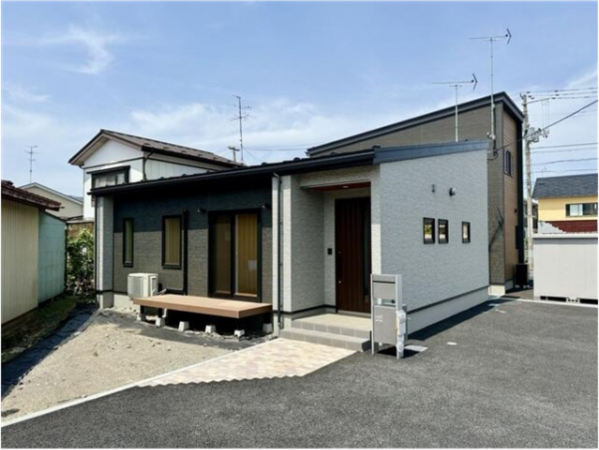 八戸市小中野、中古一戸建ての外観画像です