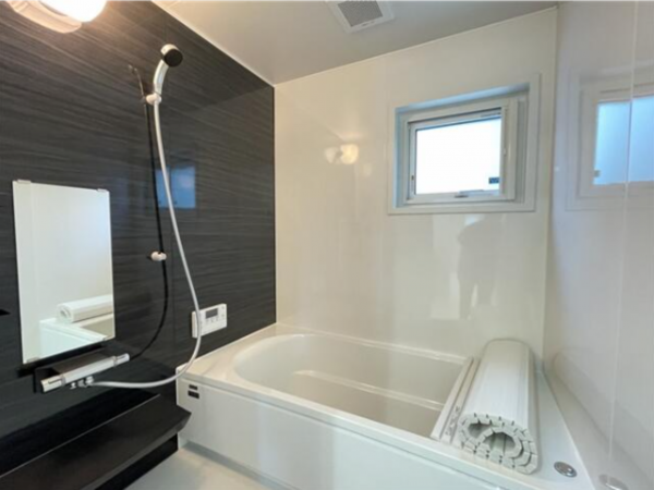 八戸市小中野、中古一戸建ての風呂画像です