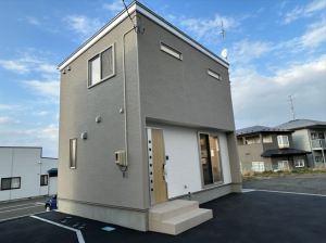 八戸市長根、新築一戸建ての外観画像です
