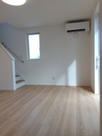 八戸市長根、新築一戸建ての居間画像です