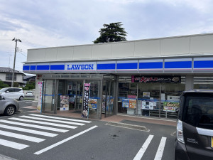 八戸市長根、新築一戸建てのコンビニ画像です